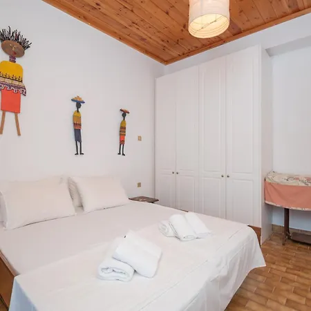 Acropole Hot Jacuzzi By 