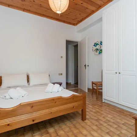 Acropole Hot Jacuzzi By 