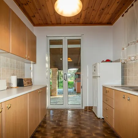 Acropole Hot Jacuzzi By 