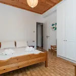 Acropole Hot Jacuzzi By 
