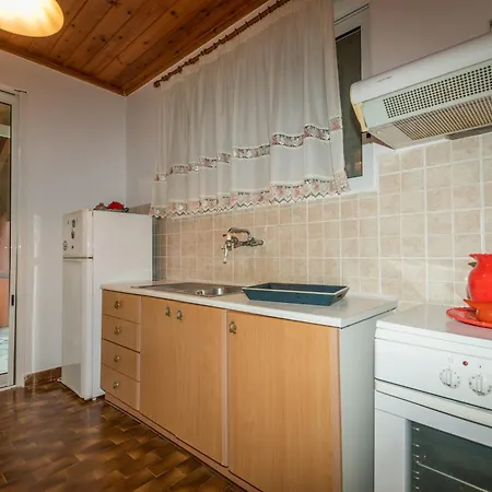 Acropole Hot Jacuzzi By 