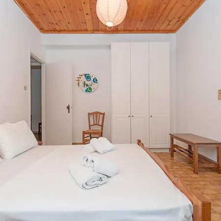 Acropole Hot Jacuzzi By 