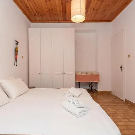 Acropole Hot Jacuzzi By 