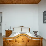 Acropole Hot Jacuzzi By 