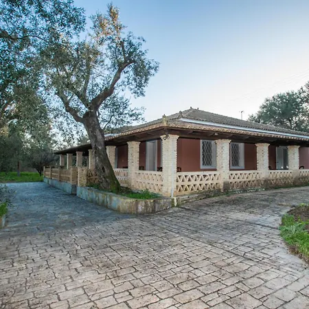 Acropole Hot Jacuzzi By 