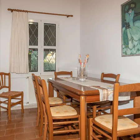 Acropole Hot Jacuzzi By 