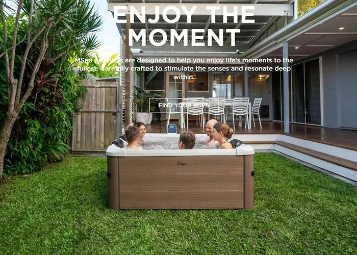 Acropole Hot Jacuzzi By 