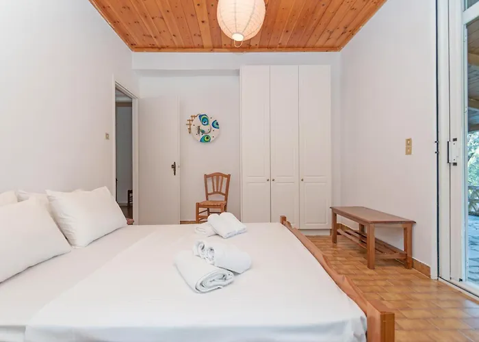 Acropole Hot Jacuzzi By 