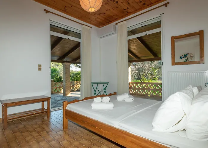 Acropole Hot Jacuzzi By 