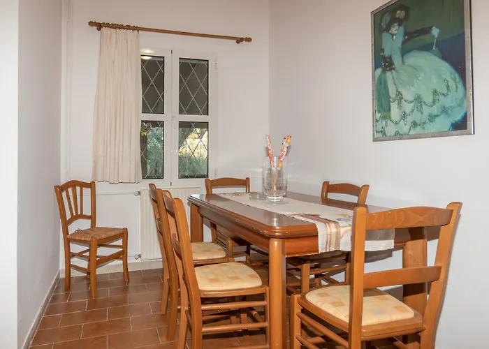 Acropole Hot Jacuzzi By 