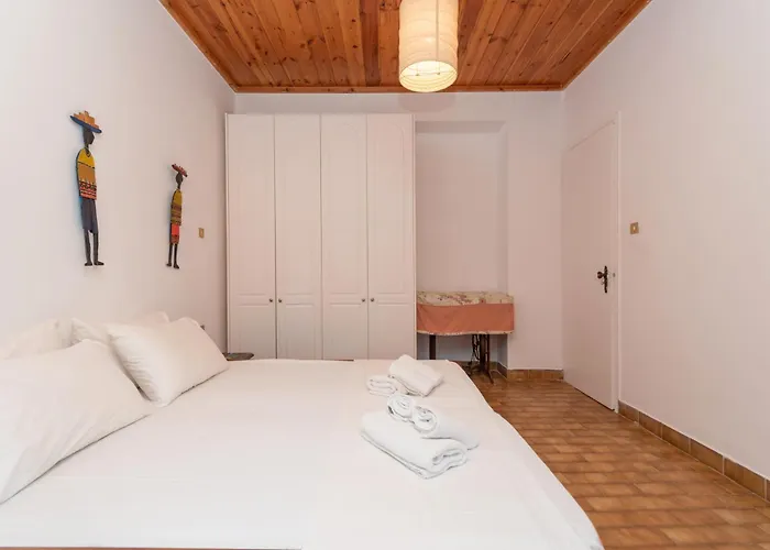 Acropole Hot Jacuzzi By 