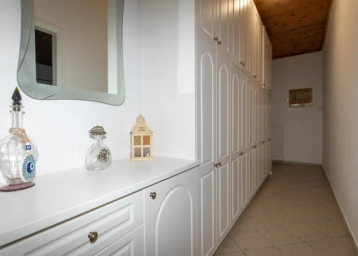 Acropole Hot Jacuzzi By 