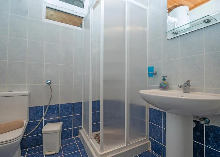 Acropole Hot Jacuzzi By 