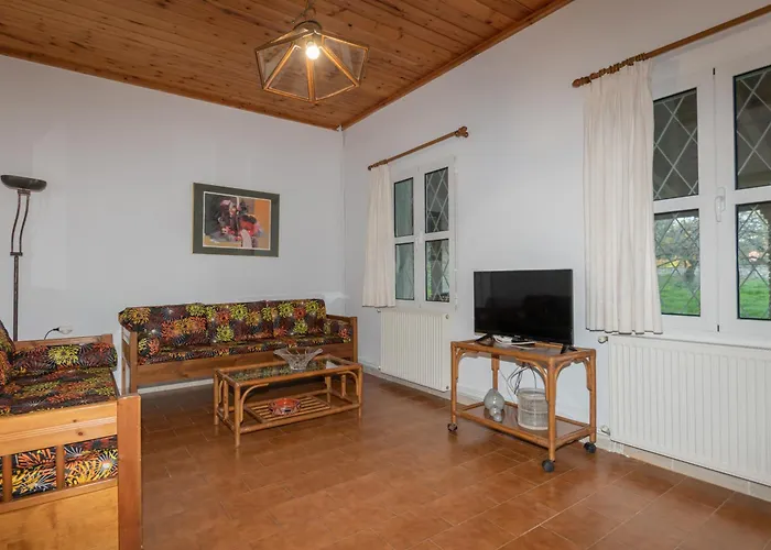 Acropole Hot Jacuzzi By 