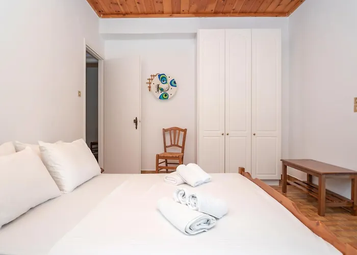 Acropole Hot Jacuzzi By 